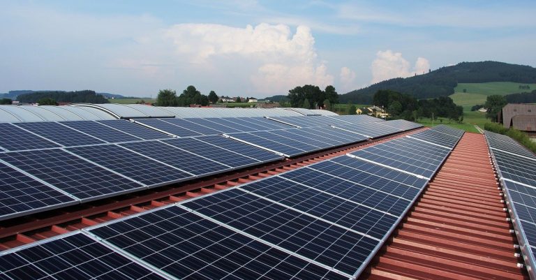 Mehr Fotovoltaik auf neuem Kreisbauhof und weiteren Landkreis-Flächen – Kreisausschuss erarbeitet gemeinsamen Beschluss in Sitzungspause