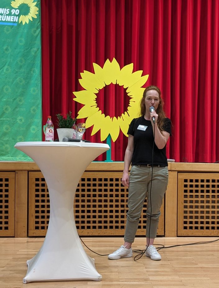 Sabine Grünewald-Hilken auf der Bühne